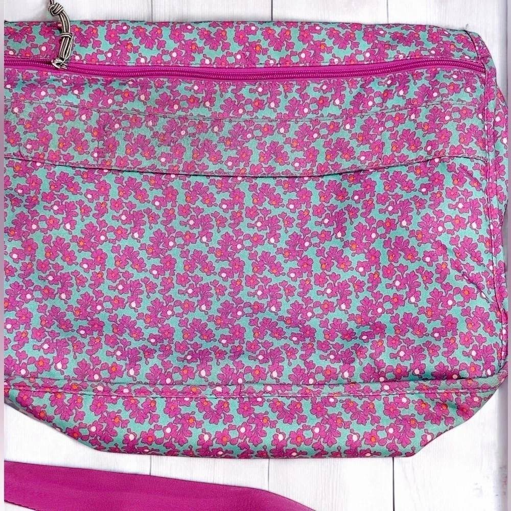 Vera Bradley  Falling Flowers MESSENGER School Travel Crossbody Bag 13x11x4 EUC